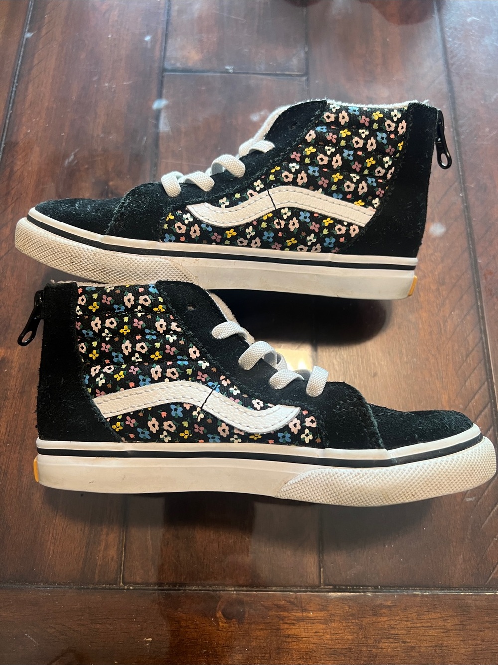 Girls Vans Sk8-hi top floral sneaker size 10